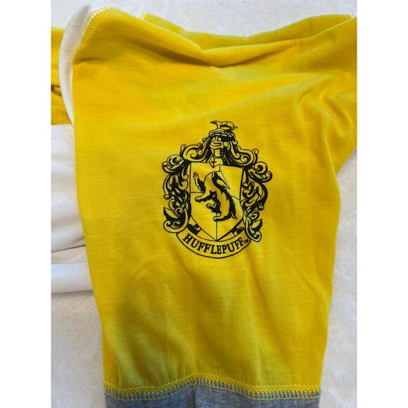 Harry Potter Hufflepuff Unisex Long Sleeve T-Shirt w/Crest Size Large Hogwarts - Picture 8 of 8